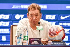 斯卢茨基：特谢拉和米内罗5月均不能出战，李可回归合练