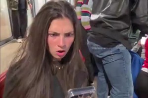 阿森纳还没进球，小姐姐就知道了球进了