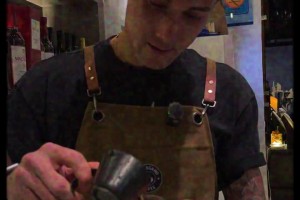 拜合拉木竟然在上海开店了？一日店长亲手研磨咖啡，球迷排队打卡