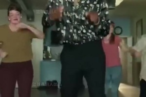 最强NBA舞者上线！吧友们觉得老詹的底子如何？